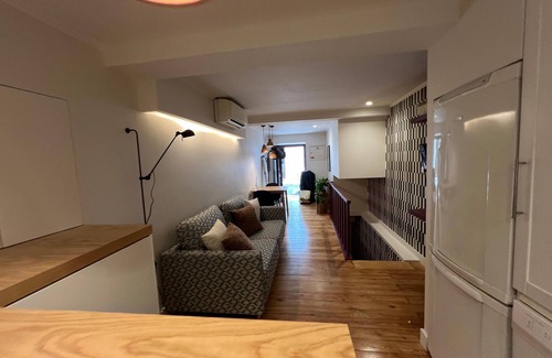 Santos Apartment | SANTOS · Designer Retreat: 1 bedroom apt