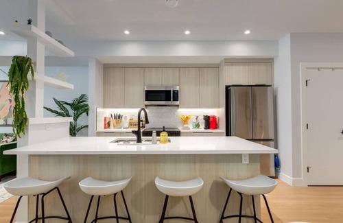 West Hillhurst Apartment | Santuario Kensington - Inner City Escape