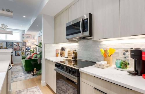 West Hillhurst Apartment | Santuario Kensington - Inner City Escape