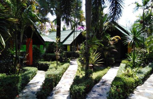 Khuekkhak Resort | Sanuk Bungalow