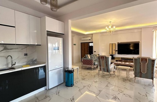 Sapanca Villa | SAPANCA'DA 5+1 TRIPLEX ISITMALI HAVUZLU VİLLA