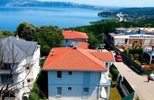 Sapanca Villa | Sapanca Manzara Villa 2 Isıtma Havuzlu