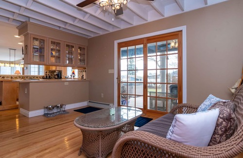 Valois Cottage | Sapphire Shores Retreat: A Family Paradise on Keuka Lake!