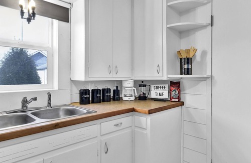 Boise Bench House | Sapphire Suite- Close to Airport and Hospital!