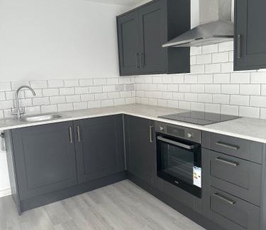 Sheffield Apartment | Sapphire Suite