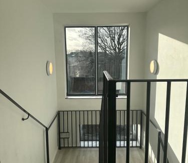 Sheffield Apartment | Sapphire Suite