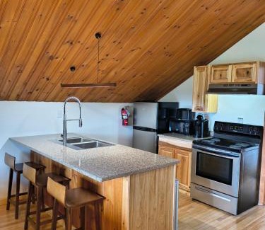 Saranac Lake Hotel | Sara Placid Inn & Suites