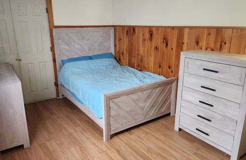 Saratoga Springs House | Saratoga lake home track rental