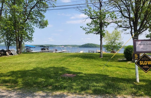 Saratoga Springs House | Saratoga lake home track rental