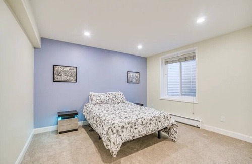 Saratoga Springs House | Saratoga Palace on the Lake