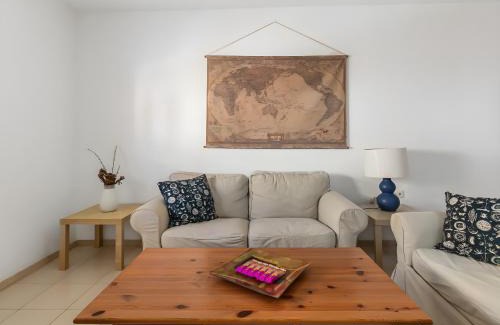 Sardina Apartment | Sardina Beach Retreat