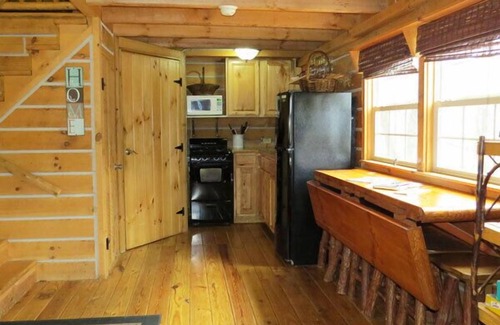 Hardin County Cabin | Sassafras Ridge Log Cabin by Garden of the Gods in the Shawnee National Forest