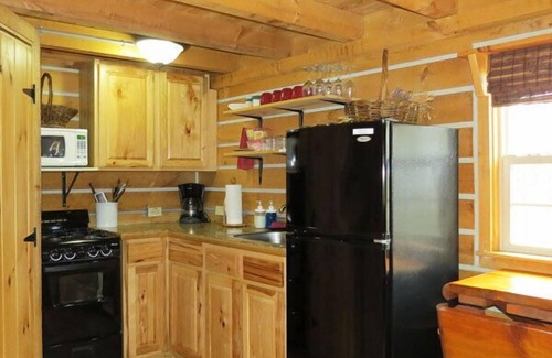 Hardin County Cabin | Sassafras Ridge Log Cabin by Garden of the Gods in the Shawnee National Forest