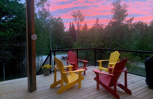 Sauble Beach Cottage | Sauble Beach Cottage – Perfect Thanksgiving Getaway, Steps to Beach & Shops