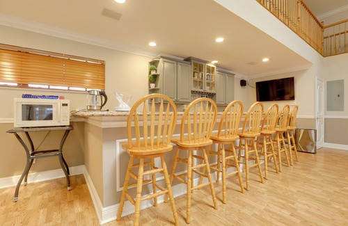 Wellington Apartment | Sauna + Pool Access: Luxe Wellington Apt!