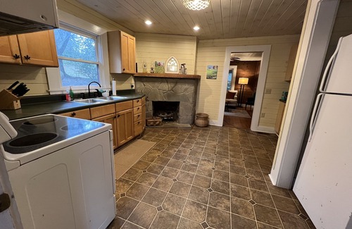 Sautee Nacoochee Cottage | Sautee Valley Farm Cottage- 10 minutes from Helen and Unicoi State Park