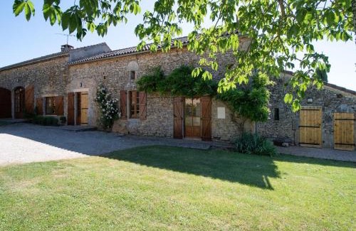 Sauveterre-la-Lemance House | Sauveterre Pool Escape
