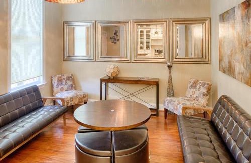 Old West Broad Neighborhood House | Savannah Lez Frederick