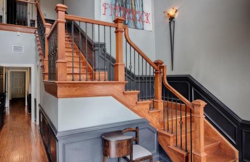 Old West Broad Neighborhood House | Savannah Lez Frederick