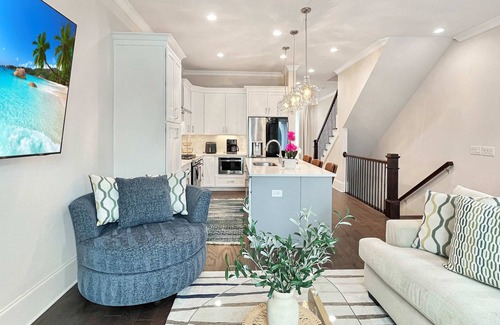 Hitch Village - Fred Wessels Homes Condo | Savannah Riverfront Retreat