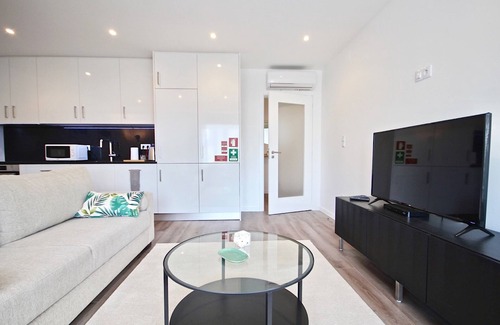 Lisbon Old Town Apartment | Savory Green Apartment, Wifi, Garage !New!