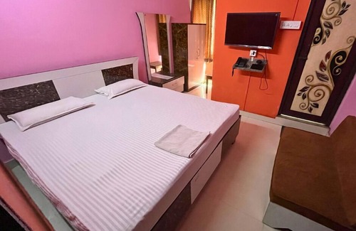 Sualkuchi Hotel | Sawkmie Hotel
