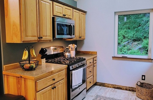 Seward House | Sawmill Creek Lodging ~ Cottage