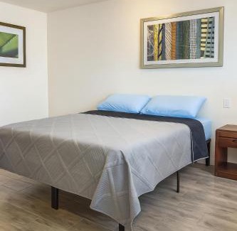 Hennessey Hotel | Sawmill Lodges Motel