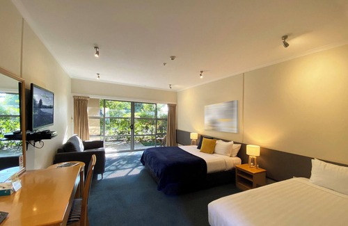 Stoke Hotel | Saxton Lodge