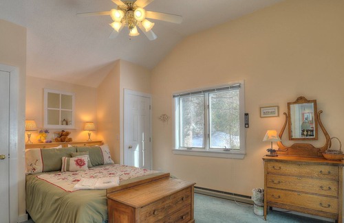 Rangeley House | SBLL 28 - Main Lodge - Small Cottage in Saddleback Lake Lodge Cottage Community