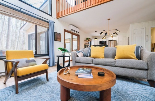 Gouldsboro House | Scandi Bliss: Fall Foliage Getaway – Lake Access, Firepit Nights & Game Room Fun