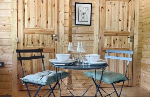 Westleigh House | Scandi-Style Cabin in Bideford, Private Parking