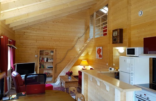 Saint-Sauveur-les-Bray Ski Chalet | Scandinavian chalet "La Datcha"