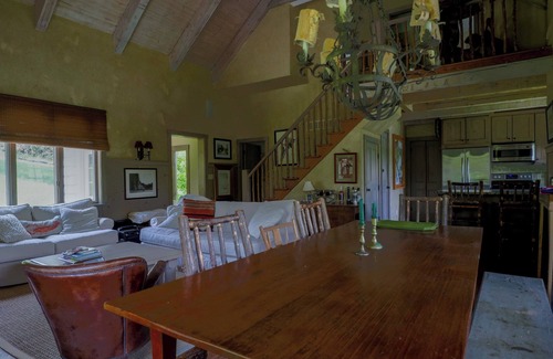 Augusta House | Scenic and private retreat in Missouri wine country