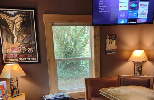 Alsea Cabin | Scenic cabin with a creek view