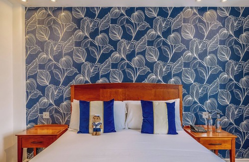 Westcliff-on-Sea Hotel | Scenic Coastal Retreat Close to Southend Beach & Cliffs Pavilion