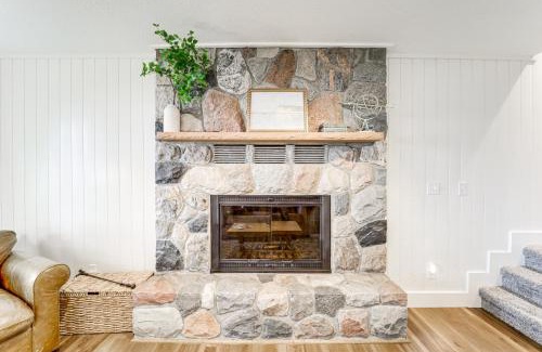 Central Lake House | Scenic Cottage with Private Dock on Torch Lake