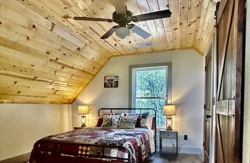 Jasper Cabin | Scenic Hideaway + Big Views + family cabin