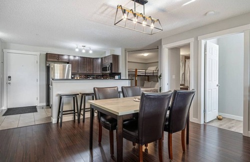 East Kootenay Apartment | Scenic Lakefront Getaway | Hot Tub | Pool | Gym