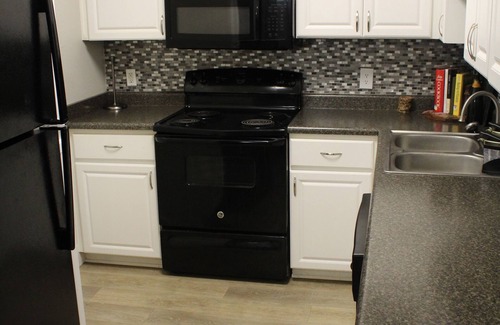 Paradise Valley Village Apartment | Scenic North Phoenix Getaway – Cozy Apartment with Resort-Style Amenities!