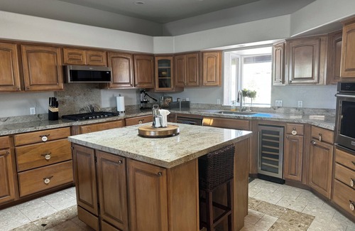 Carefree House | Scenic & Peaceful Backyard Retreat, Heated Pool & Mountain View’s, Close to town