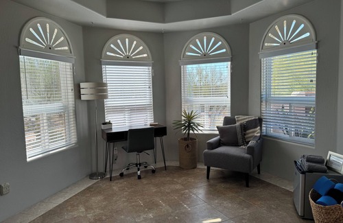 Carefree House | Scenic & Peaceful Backyard Retreat, Heated Pool & Mountain View’s, Close to town