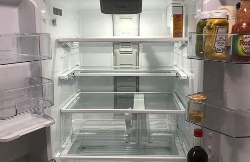 Central Okanagan Apartment | Scenic Ponderosa Pines Suite in Peachland British Columbia, Canada