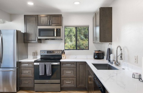Sedona House | Scenic Sedona Getaway w/Pool & Hot Tub - 5 mins to Cathedral Rock