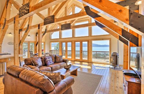 Susanville House | Scenic Susanville Cabin with Deck on Eagle Lake