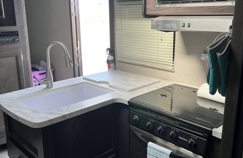 Cody House | Scenic Yellowstone Camper - in Cody