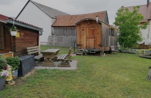 Kelheimwinzer Other | Schäferwagen auf dem Ferienhof Stark