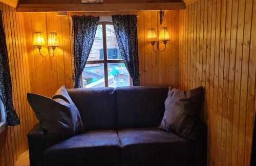Saldenburg Apartment | Schäferwagen mit Dachterrasse an der Pferdekoppel