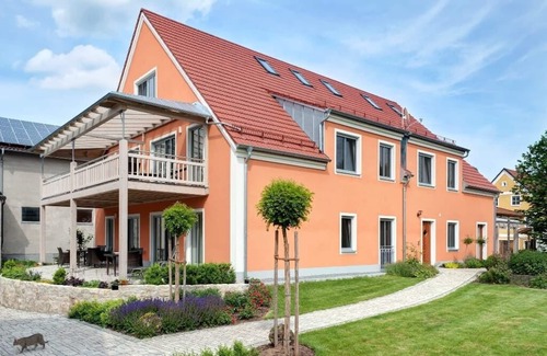 Burglengenfeld Apartment | Schöne 90m2 große Ferienwohnung mit Balkon