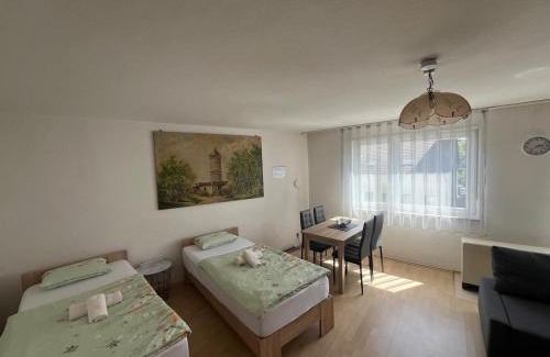 Burbach Apartment | Schöne Ferienwohnung in Saarbrücken